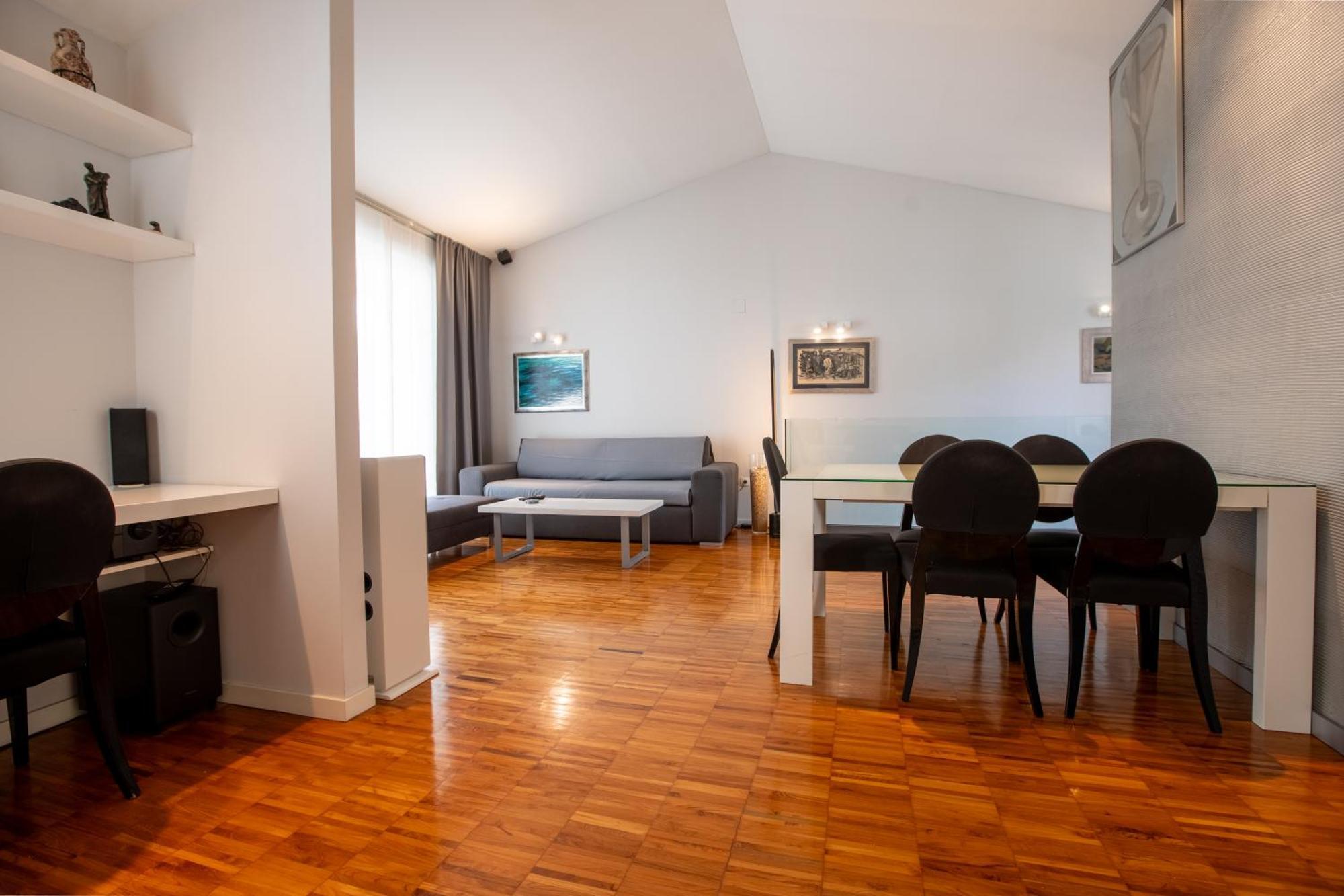 Apartman In The Heart Of