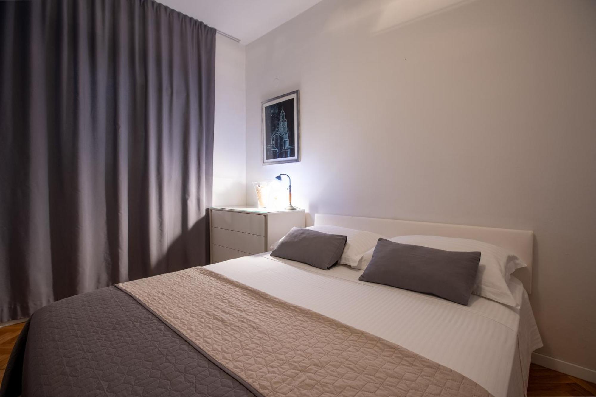 In The Heart Of Apartman *